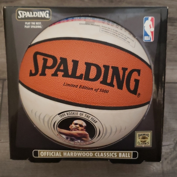 Spaulding Vince Carter ROY limited edition ball - Picture 2 of 3